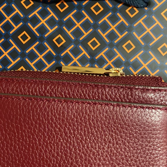 TORY BURCH carter zip coin new - Picture 4 of 4